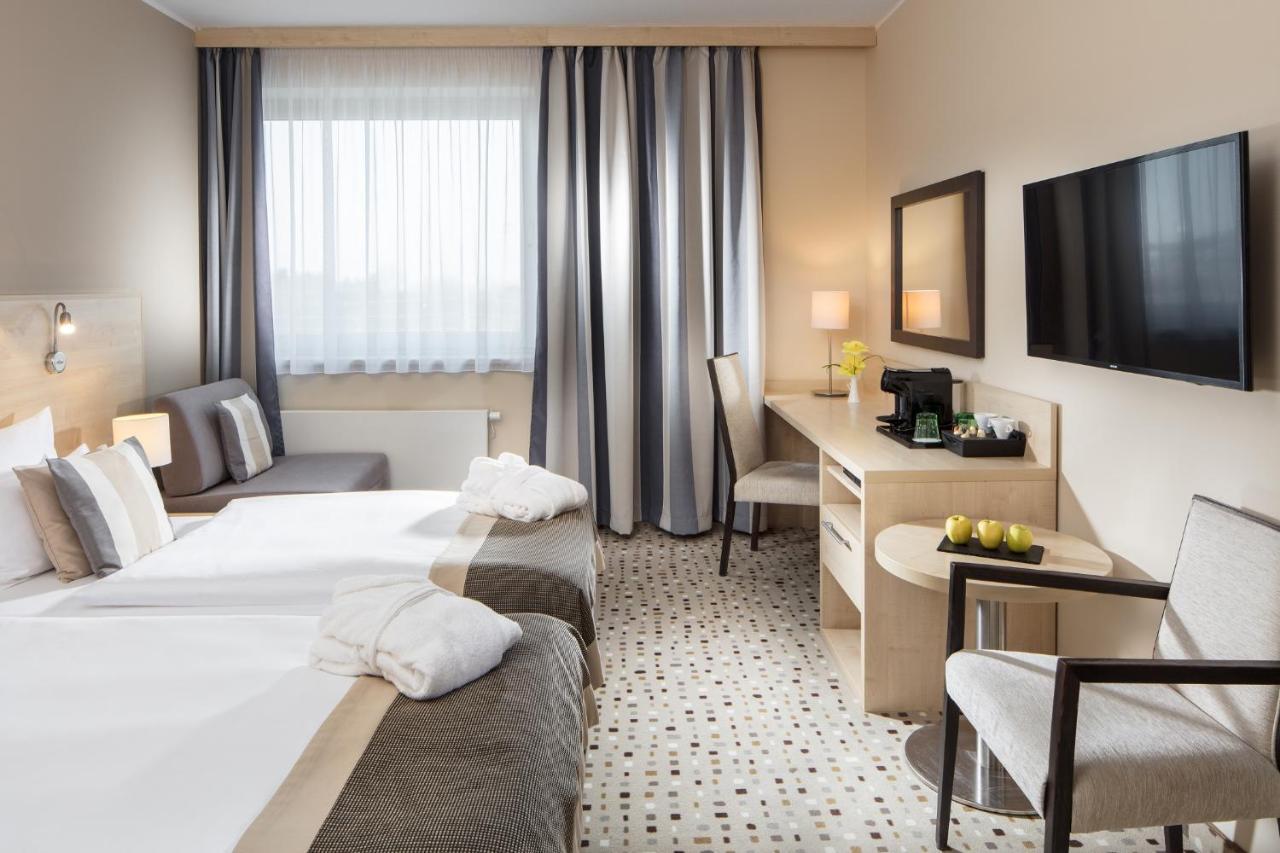 Aquapalace Hotel Prague Cestlice Ngoại thất bức ảnh